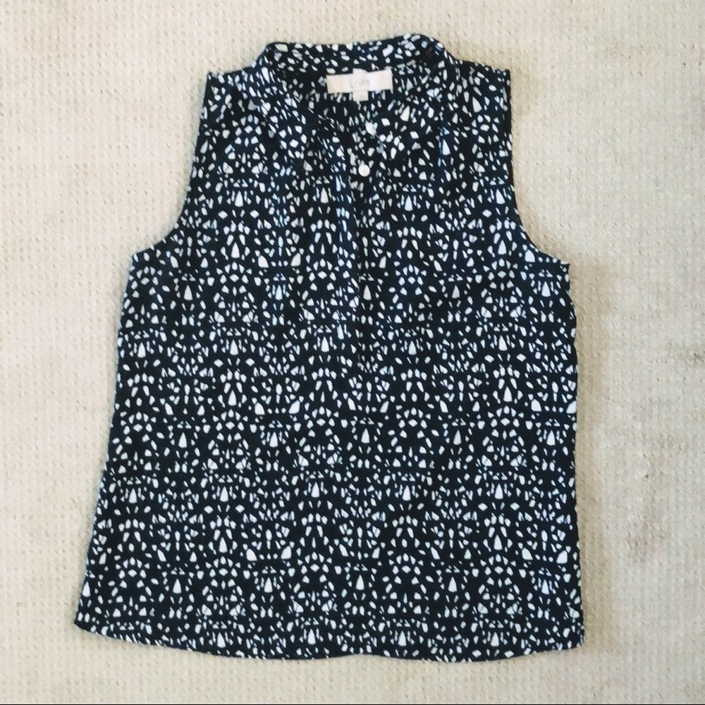 Loft Sleeveless partial button down blouse